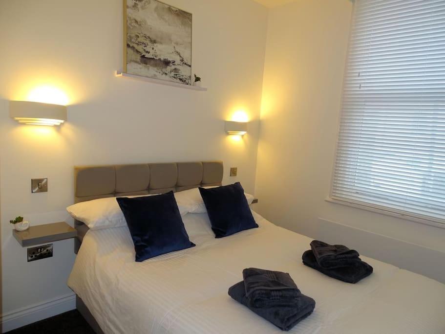 Apt 3 - Queens Court Scarborough Ngoại thất bức ảnh