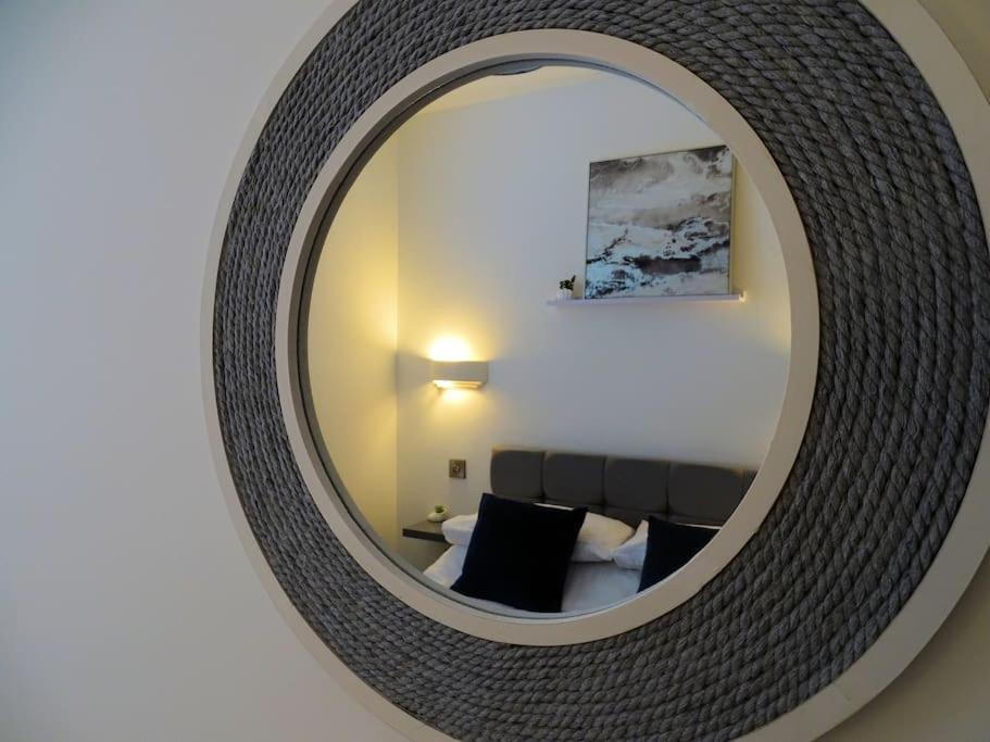 Apt 3 - Queens Court Scarborough Ngoại thất bức ảnh