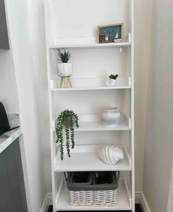 Apt 3 - Queens Court Scarborough Ngoại thất bức ảnh