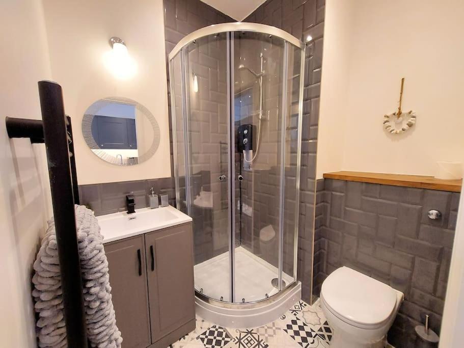 Apt 3 - Queens Court Scarborough Ngoại thất bức ảnh